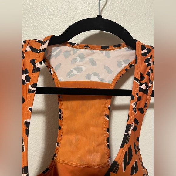 Fabletics On-The-Go Medium Impact Sports Bra - Picture 2 of 4